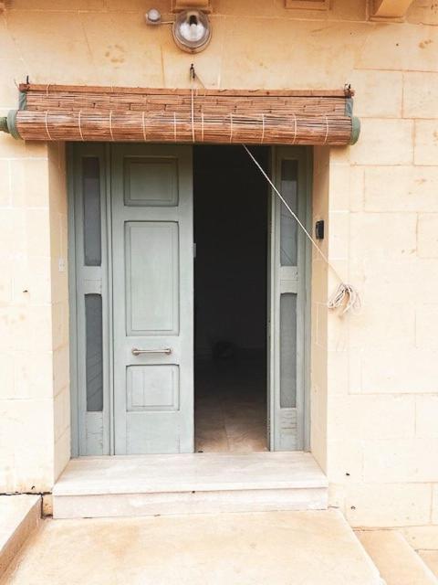 Romana Maisonettes Xagħra Esterno foto