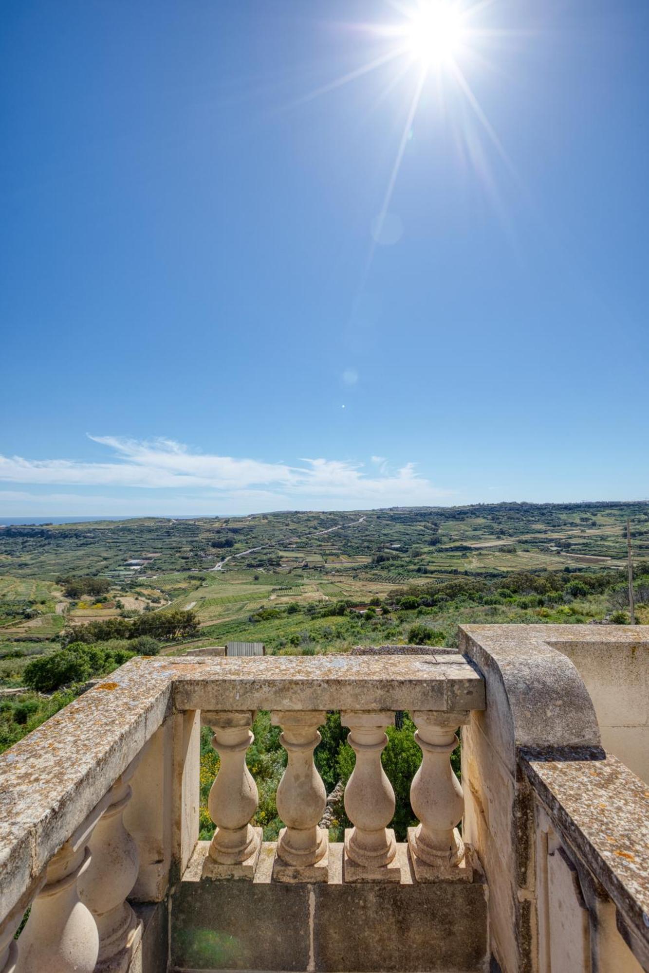 Romana Maisonettes Xagħra Esterno foto