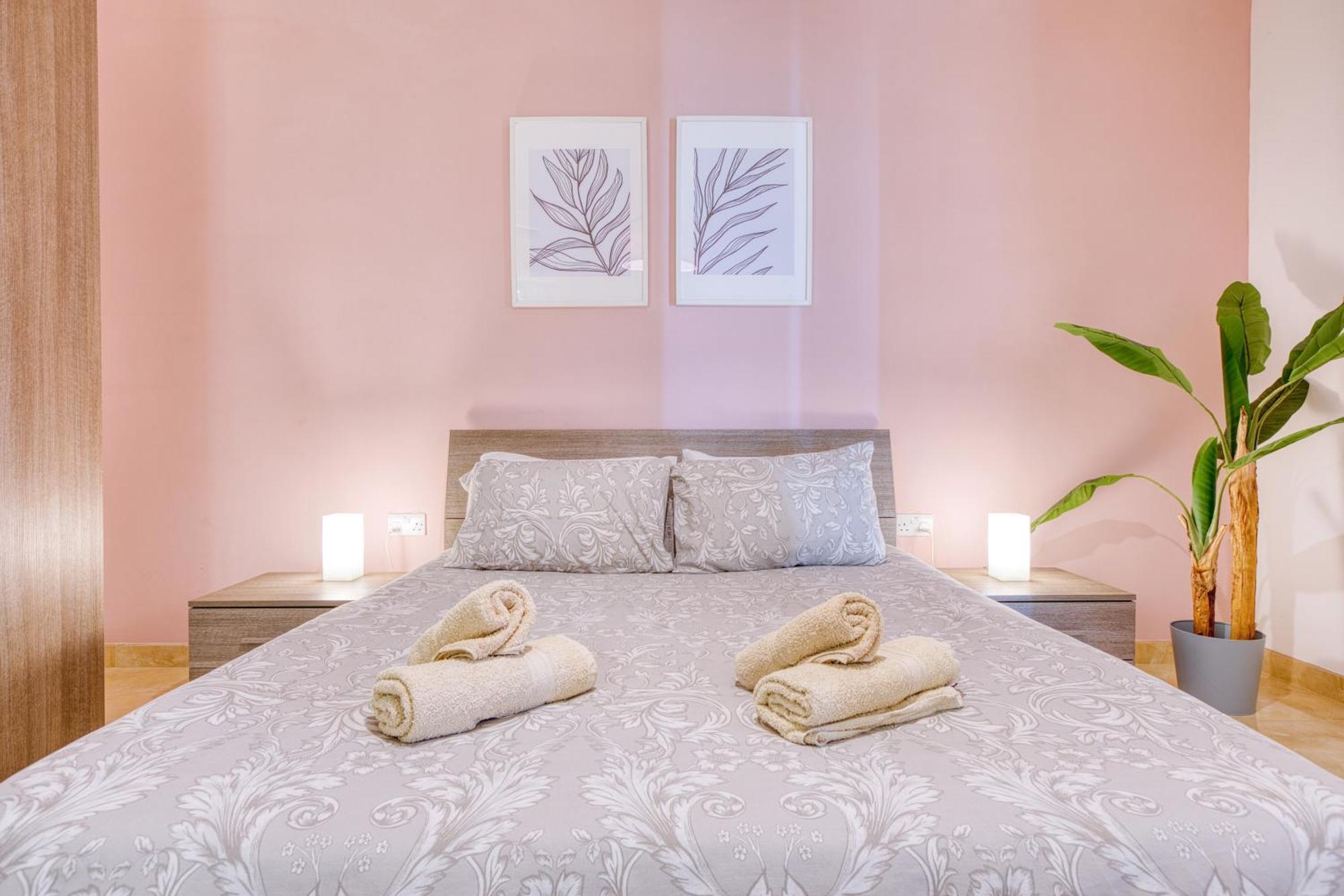 Romana Maisonettes Xagħra Esterno foto