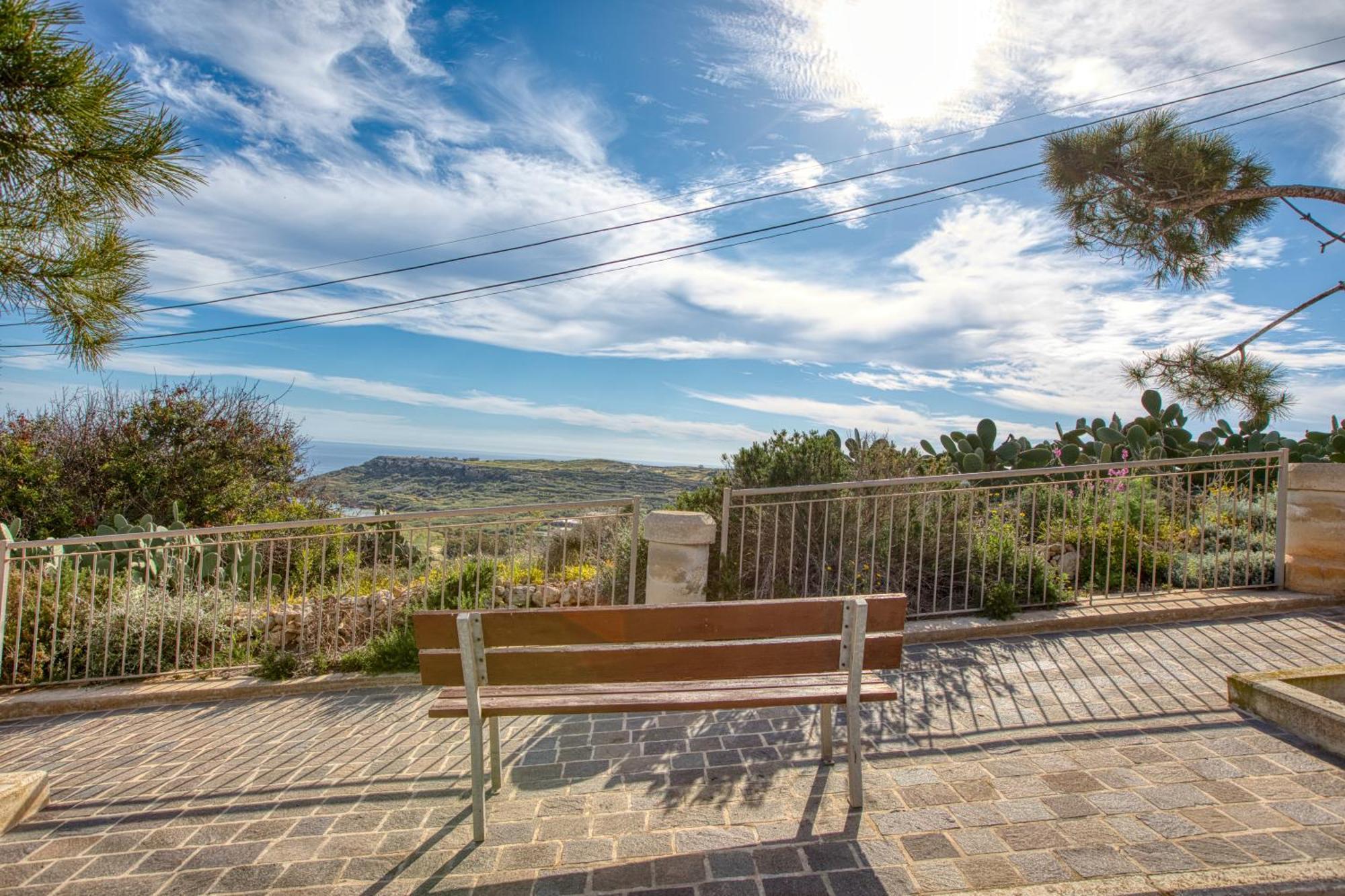 Romana Maisonettes Xagħra Esterno foto