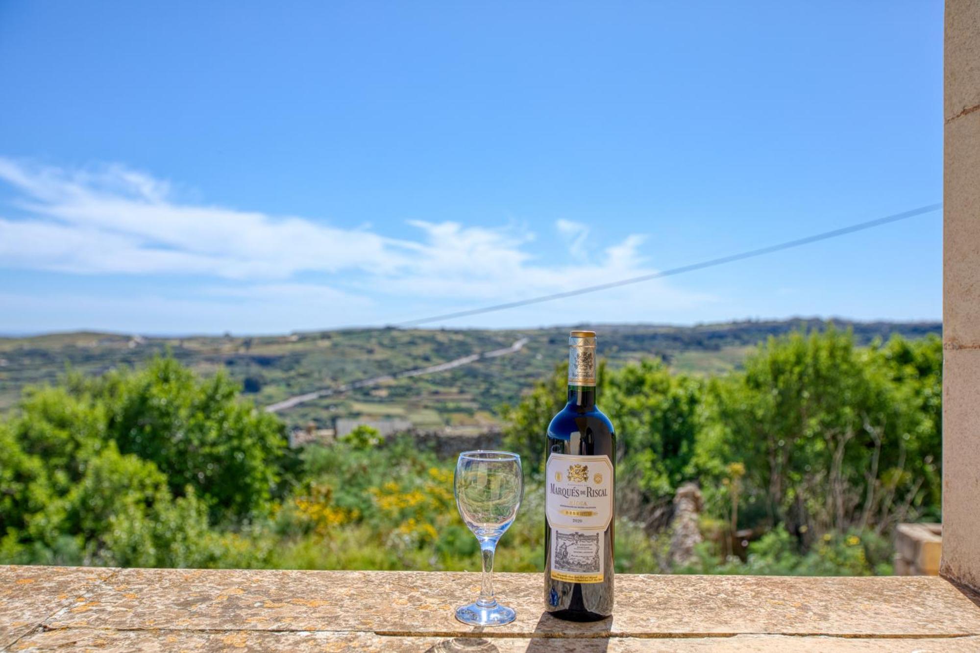 Romana Maisonettes Xagħra Esterno foto