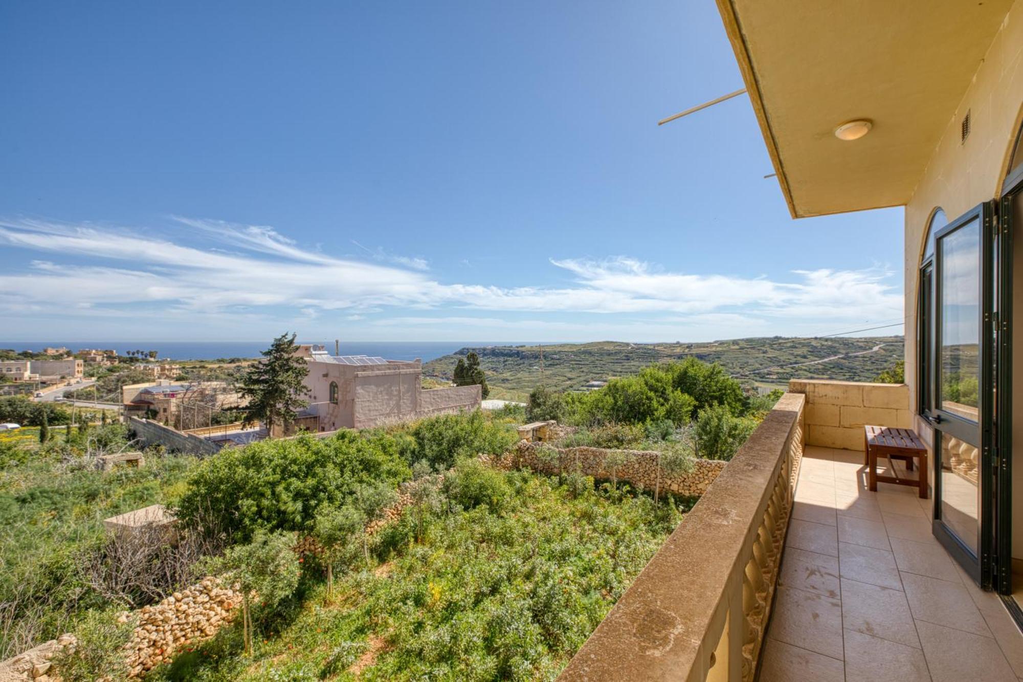 Romana Maisonettes Xagħra Esterno foto