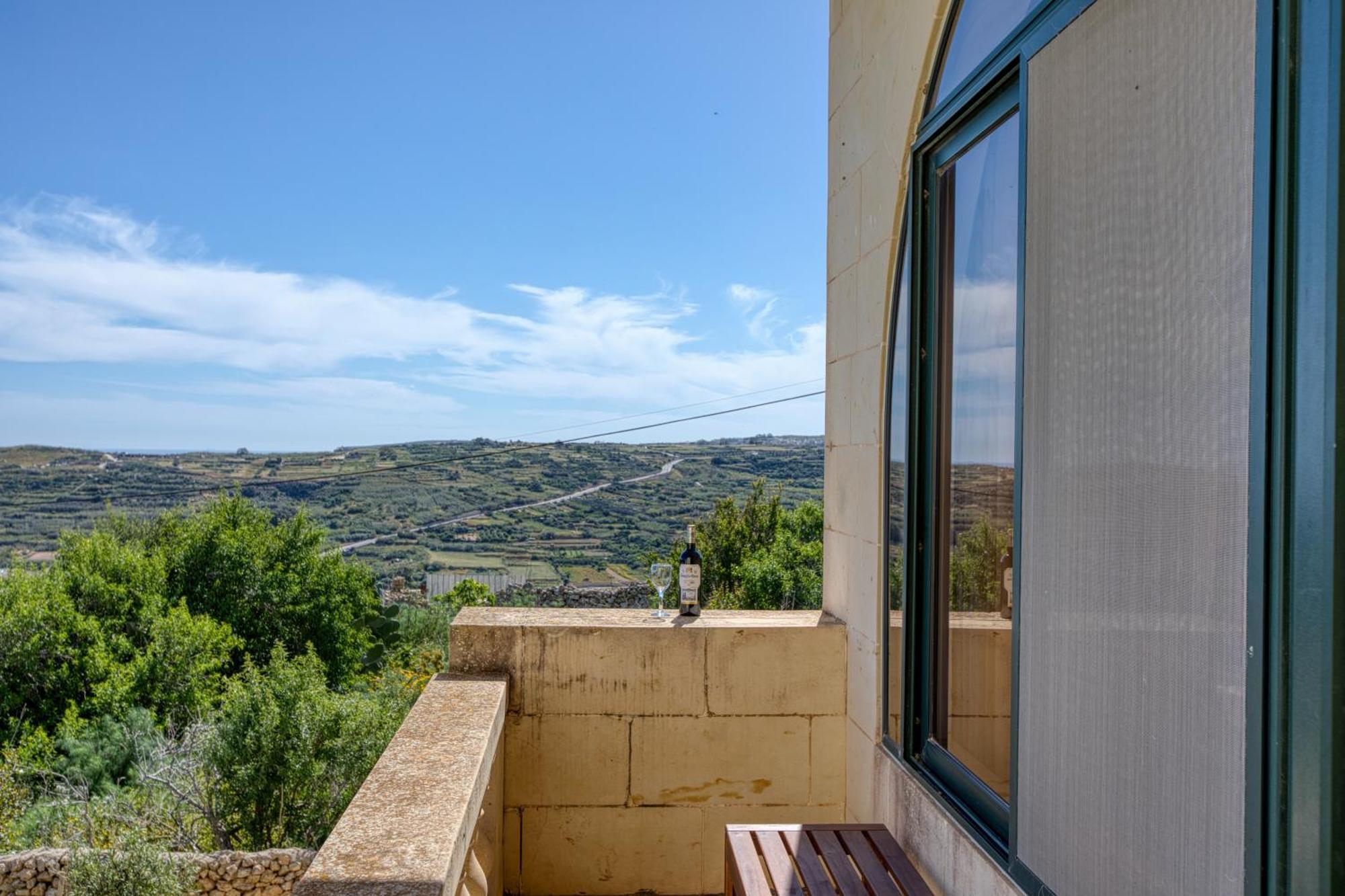 Romana Maisonettes Xagħra Esterno foto